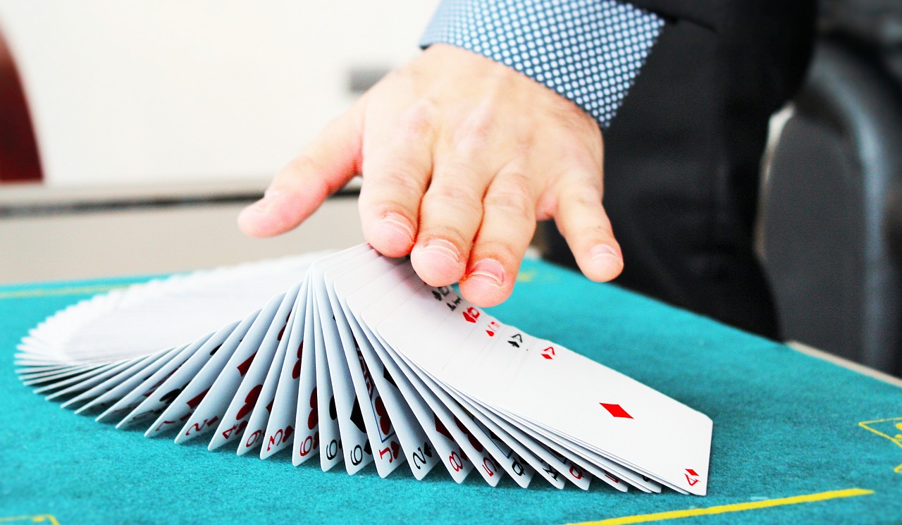 Card Magic Mastery: 10 Astonishing Card Tricks to Amaze Your Friends